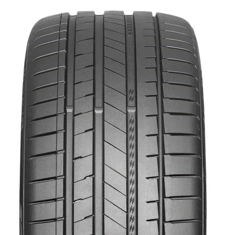 Kumho-Ecsta-Sport-PS72-2