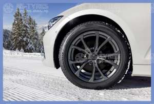 Goodyear Ultra Grip Performance 3 235/40 R19 96V